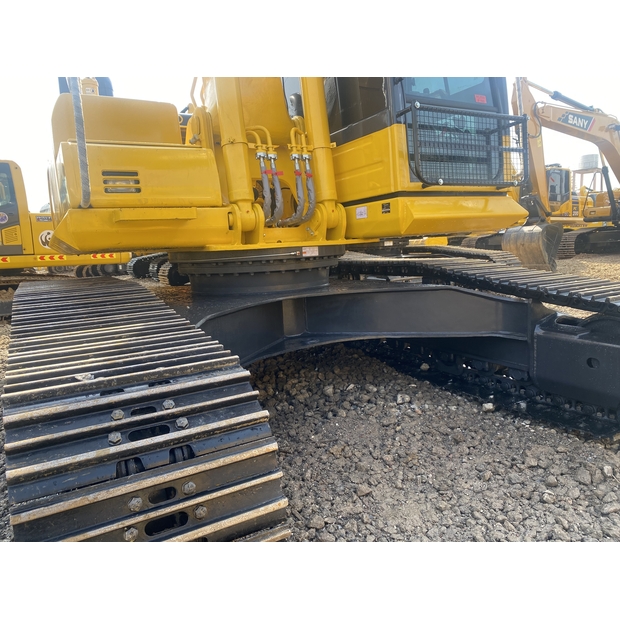 2024 كوماتسو PC240-8-45160201