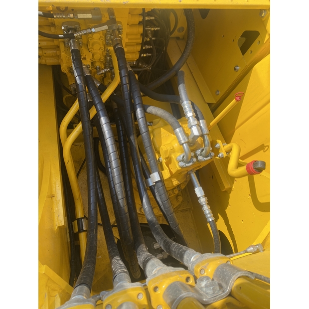 2024 Komatsu PC220-45160224