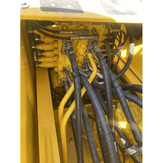 2024 Komatsu PC200-45160236