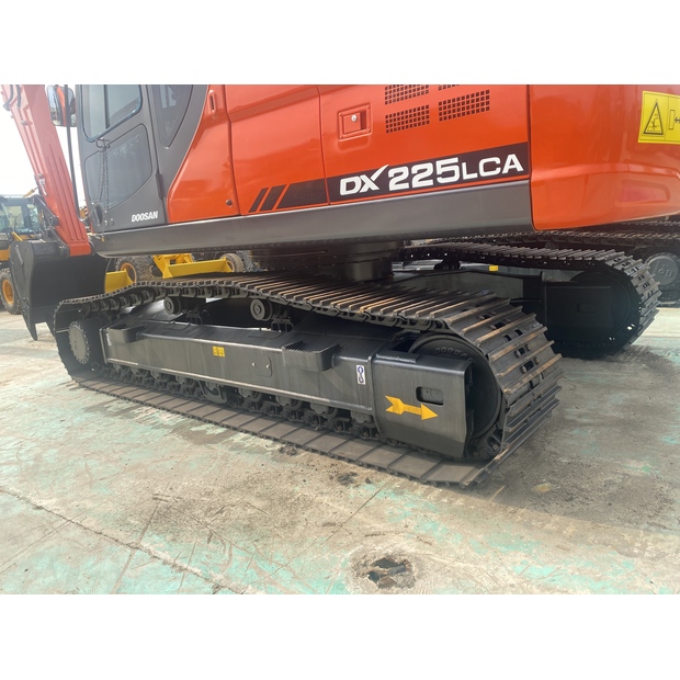 2024 Doosan DX225LCA-45160408
