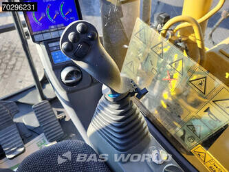 2014-komatsu-pc240lc-10-1371834-45160960