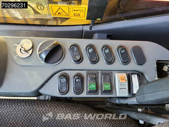 2014-komatsu-pc240lc-10-1371834-45160965