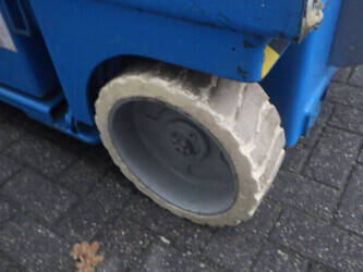 2001-genie-gs-2046-1410677-45161700