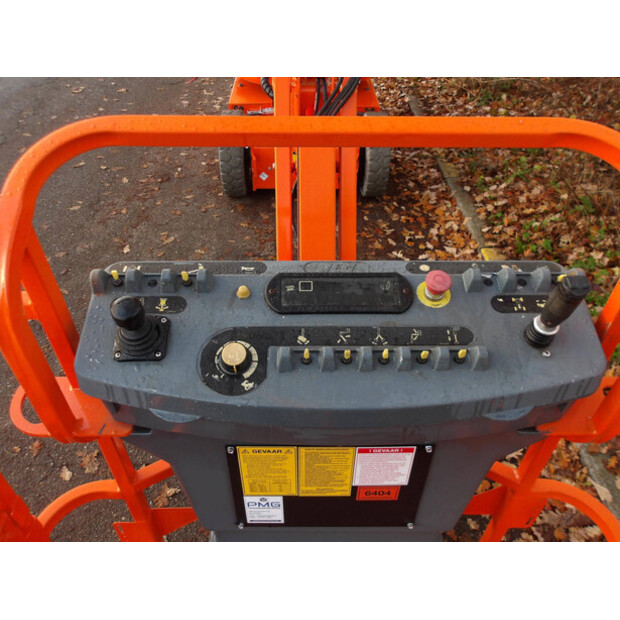 2011 جيه ال جي E300AJP-45161708