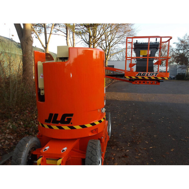 2011 جيه ال جي E300AJP-45161714