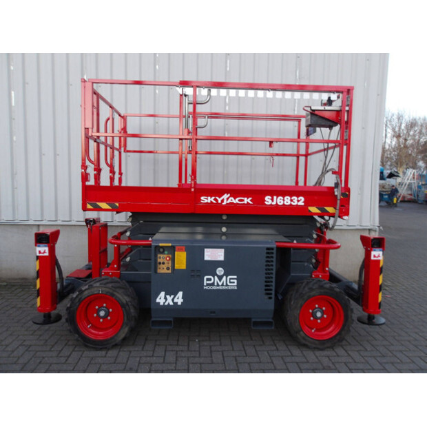 2018 SkyJack SJ6832RT-45161737