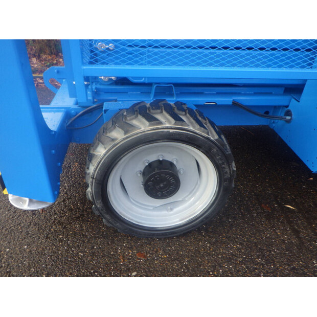 2011 Genie GS-5390-45161827