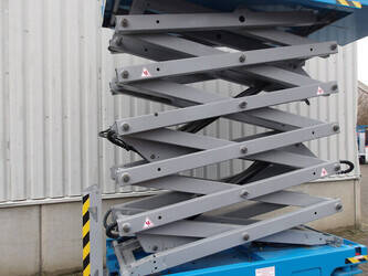 2012-genie-gs-4047-1410704-45161990