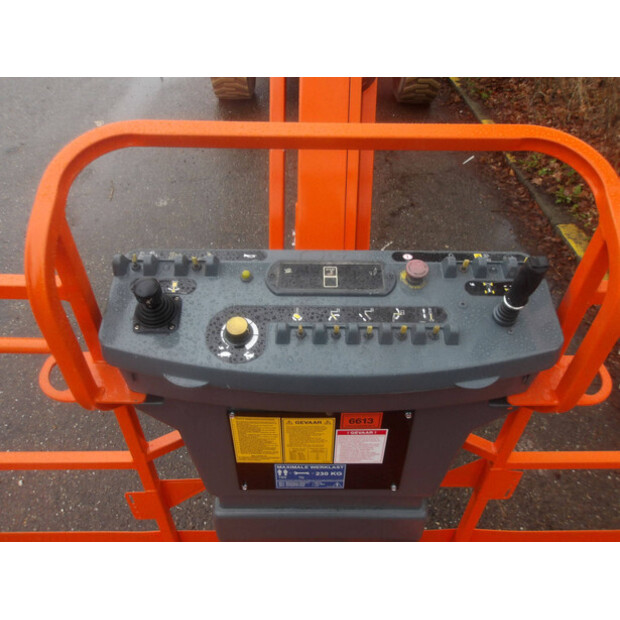 2011 JLG 800AJ-45162073