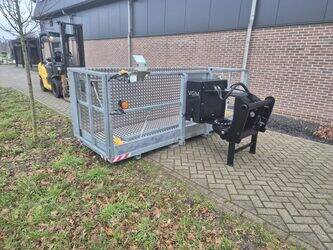 صورة ل أخرى