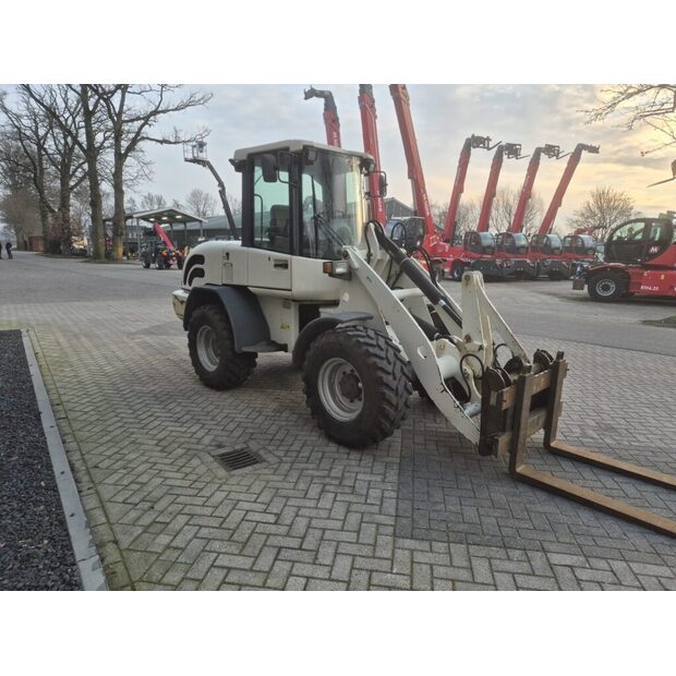 2004 تيريكس شيف-45166992