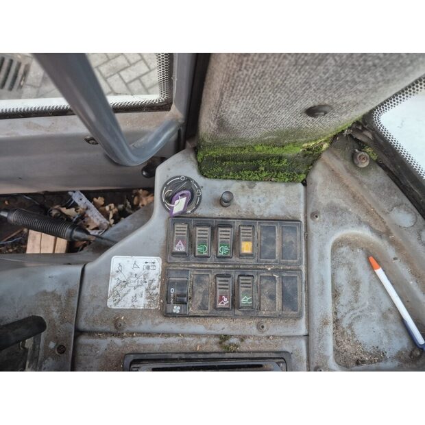 2004 تيريكس شيف-45166993