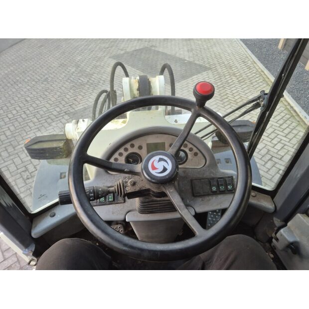 2004 تيريكس شيف-45166995