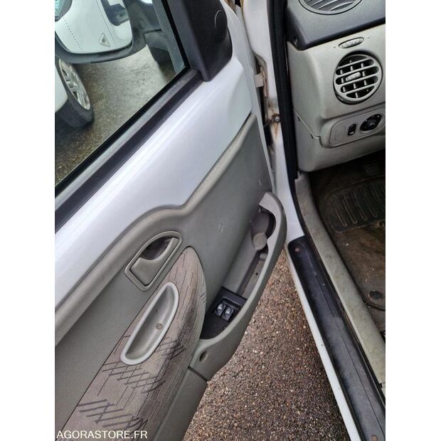 2006 رينو Kangoo-45176388