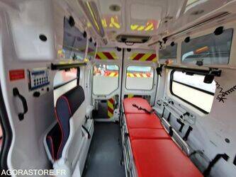 2012-renault-master-1410849-45176520