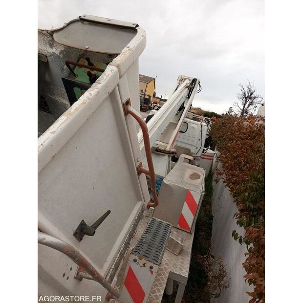 NISSAN Cabstar-45176633