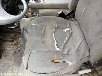 nissan-cabstar-1410856-45176636