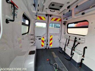 2016-renault-master-1410859-45176731