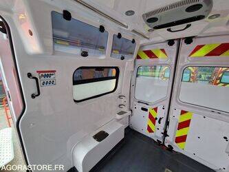 2016-renault-master-1410859-45176734