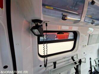 2016-renault-master-1410859-45176735