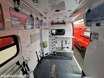 2016-renault-master-1410859-45176736