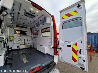 2016-renault-master-1410859-45176747