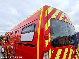 2016-renault-master-1410859-45176750