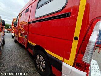 2016-renault-master-1410859-45176751