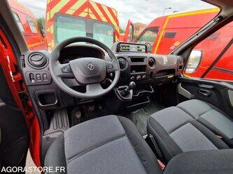 2016-renault-master-1410859-45176761
