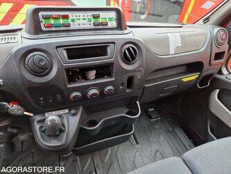 2016-renault-master-1410859-45176763