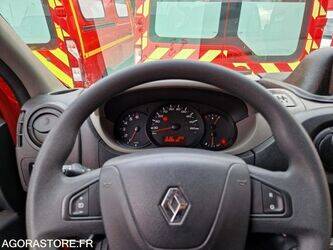 2016-renault-master-1410859-45176764