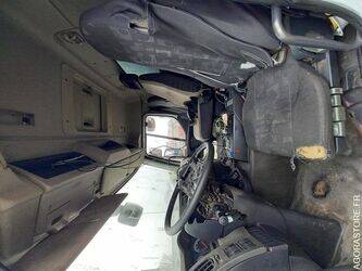 2011-renault-premium-1410860-45176774