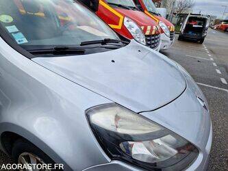 2012-renault-clio-1410864-45176880