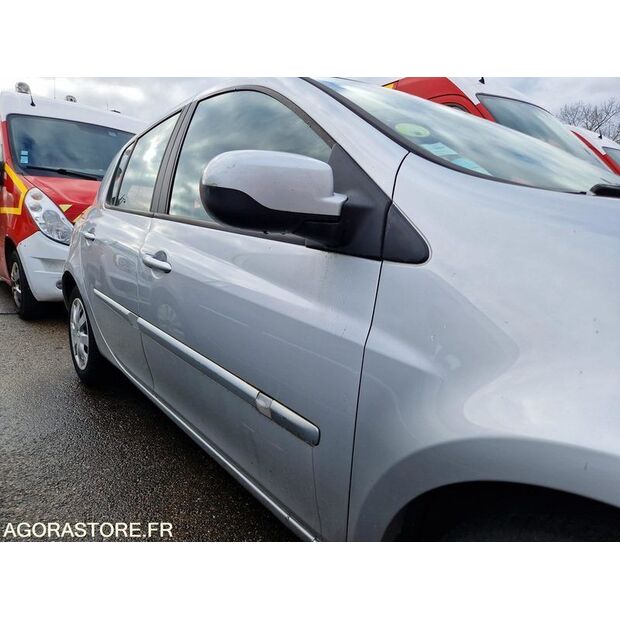 2012 Renault Clio-45176881