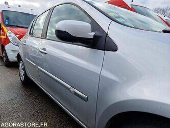 2012-renault-clio-1410864-45176881
