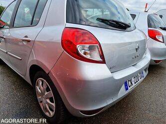 2012-renault-clio-1410864-45176884