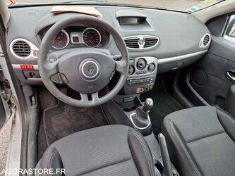 2012-renault-clio-1410864-45176891