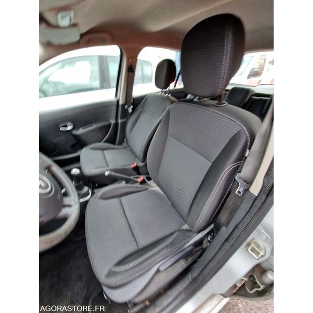 2012 Renault Clio-45176894