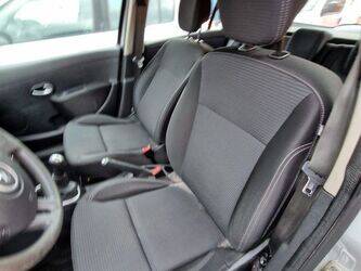 2012-renault-clio-1410864-45176894