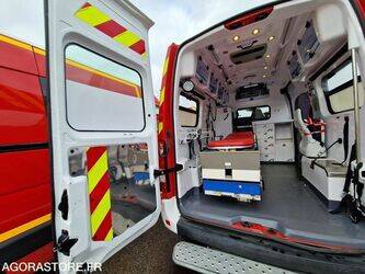 2012-renault-master-1410865-45176923