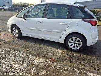 2013-citroen-c4-picasso-1410870-45176991