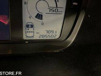 2013-citroen-c4-picasso-1410870-45177001