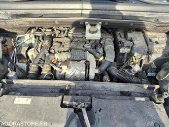 2013-citroen-c4-picasso-1410870-45177037