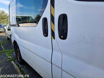 2006-renault-trafic-1410881-45177226