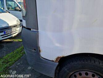 2006-renault-trafic-1410881-45177228