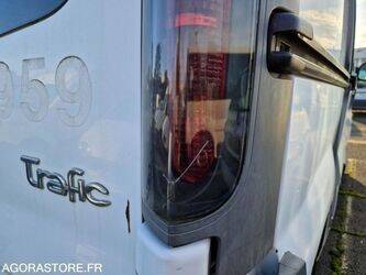 2006-renault-trafic-1410881-45177233