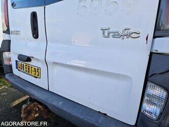 2006-renault-trafic-1410881-45177235