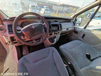 2006-renault-trafic-1410881-45177251