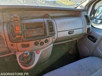2006-renault-trafic-1410881-45177253