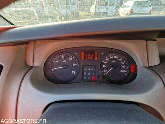 2006-renault-trafic-1410881-45177255